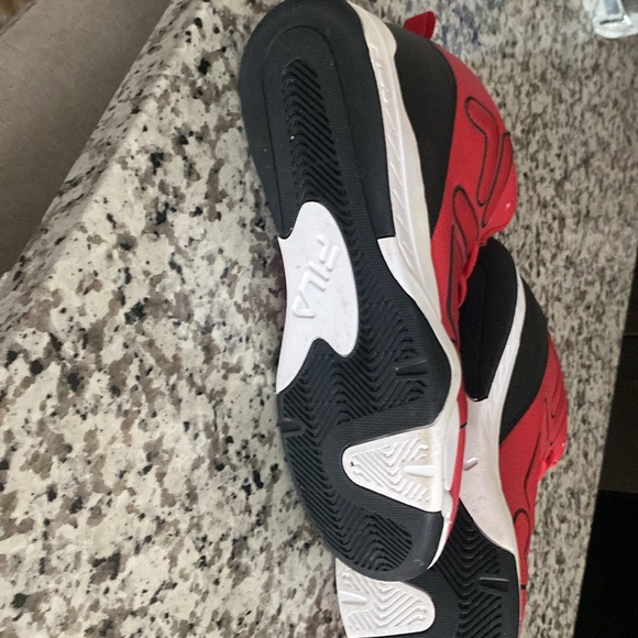 Men’s or boys FILA shoes. Color red, black and white only worn once. - Picture 3 of 4